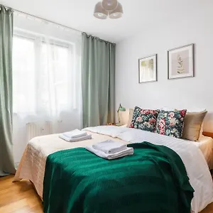  Apartament Elektoralna 12a - Colorful With Balcony By Renters Polska